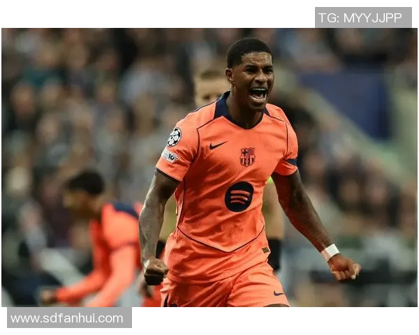 德甲赛场惊现冷门巴萨以4-0大胜曼城引发热议