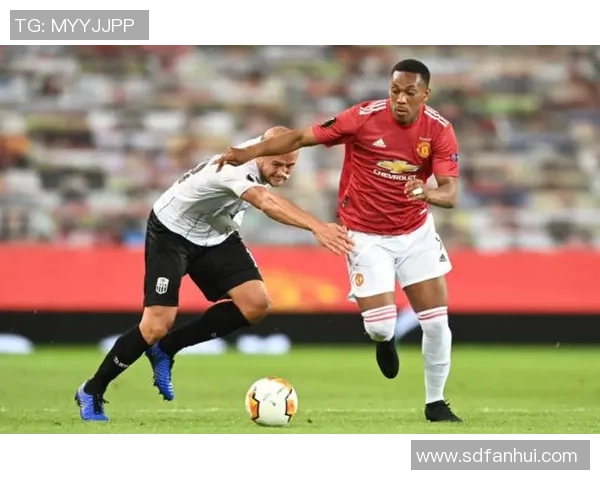 西甲激战曼联险胜莱比锡争议判罚引发全场热议