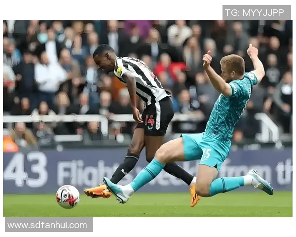 中超精彩对决本菲卡大胜那不勒斯帽子戏法引爆全场激情