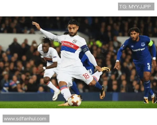 中超赛场惊现大逆转那不勒斯6比2战胜里昂战术解析引发热议