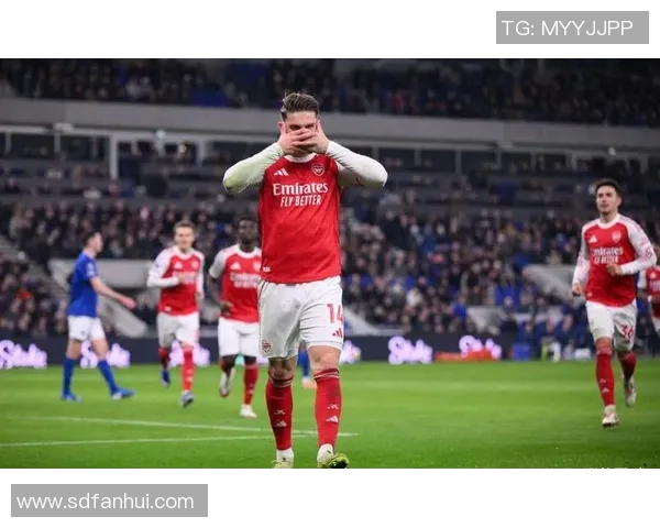 中超激战:AC米兰大胜阿森纳引发争议判罚全场沸腾 中超激战:AC米兰大胜阿森纳引发争议判罚全场沸腾