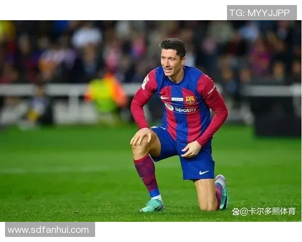 意甲赛场巴萨强势3-0战胜里昂点球大战瞬间点燃全场激情 意甲赛场巴萨强势3-0战胜里昂点球大战瞬间点燃全场激情