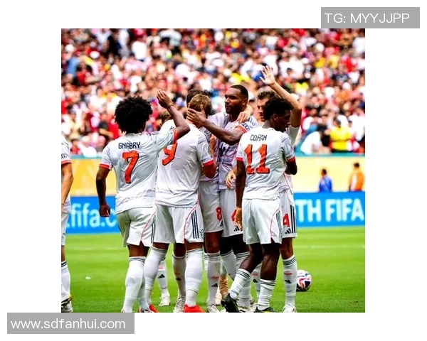 英超激战巴黎圣日耳曼逆转拜仁引发争议判罚全场沸腾