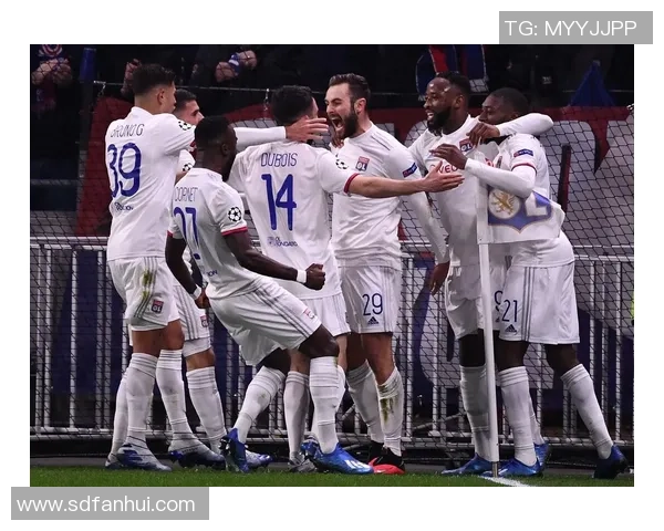 世界杯精彩对决尤文图斯与里昂战成平局战术分析与绝杀瞬间回顾