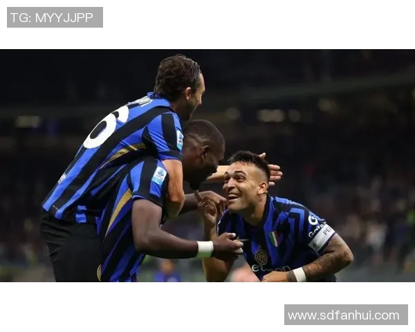 那不勒斯狂胜国米4-0帽子戏法引爆全场战术解析与精彩瞬间回顾 那不勒斯狂胜国米4-0帽子戏法引爆全场战术解析与精彩瞬间回顾