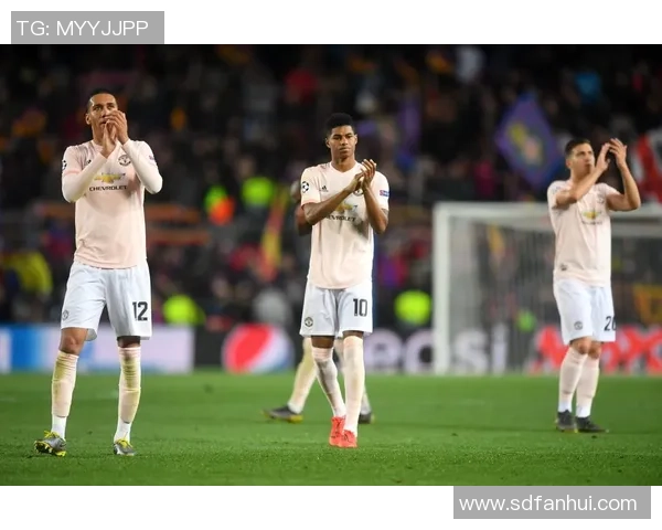 德甲焦点战曼联与巴萨握手言和赛后分析引发热议