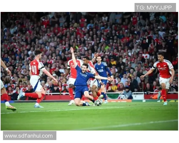 那不勒斯逆转巴黎圣日耳曼引发争议判罚全场沸腾 那不勒斯逆转巴黎圣日耳曼引发争议判罚全场沸腾